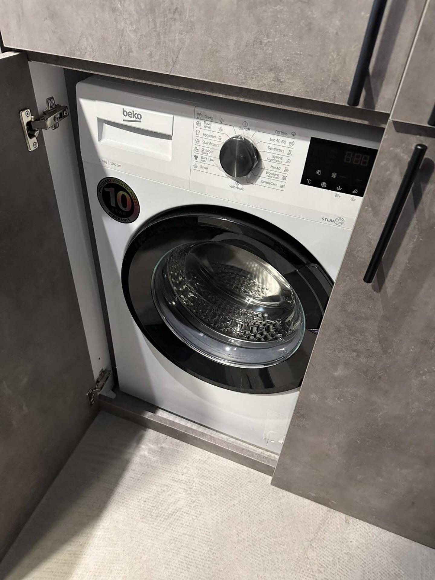 Apartemen 6 6 Bathrooms 2 Levels Kitchens