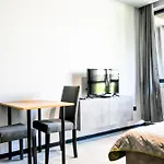 6 Studios 6 Bathrooms 2 Levels Kitchens
