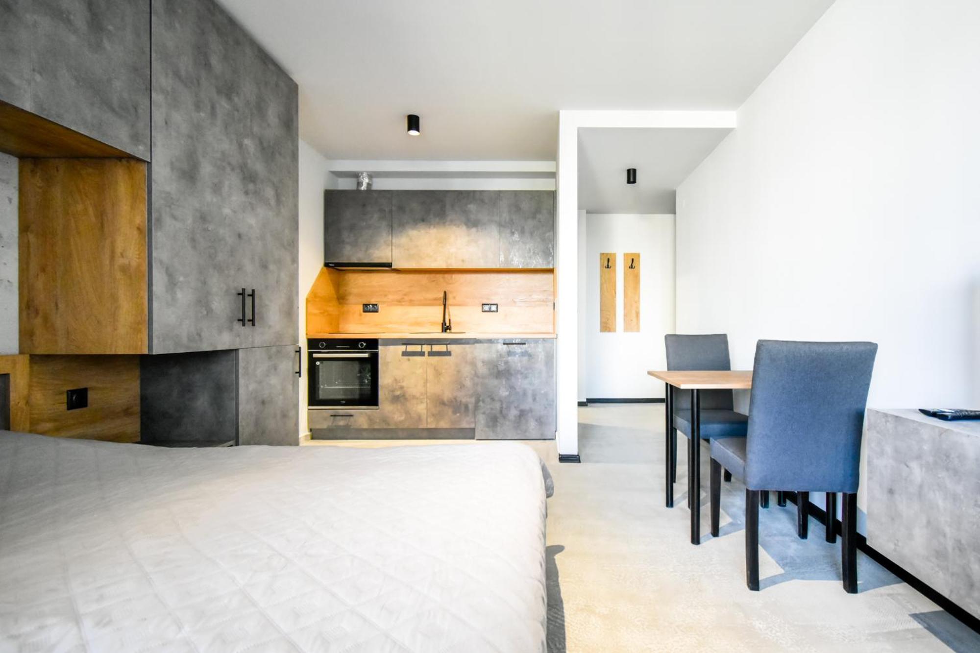 6 6 Bathrooms 2 Levels Kitchens