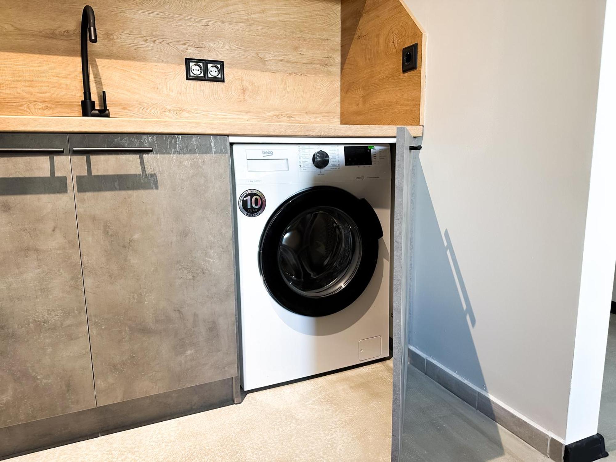 6 6 Bathrooms 2 Levels Kitchens * Sofia
