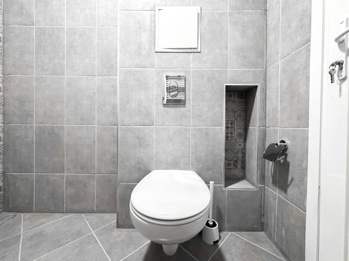 Apartament 6 6 Bathrooms 2 Levels Kitchens Sofia