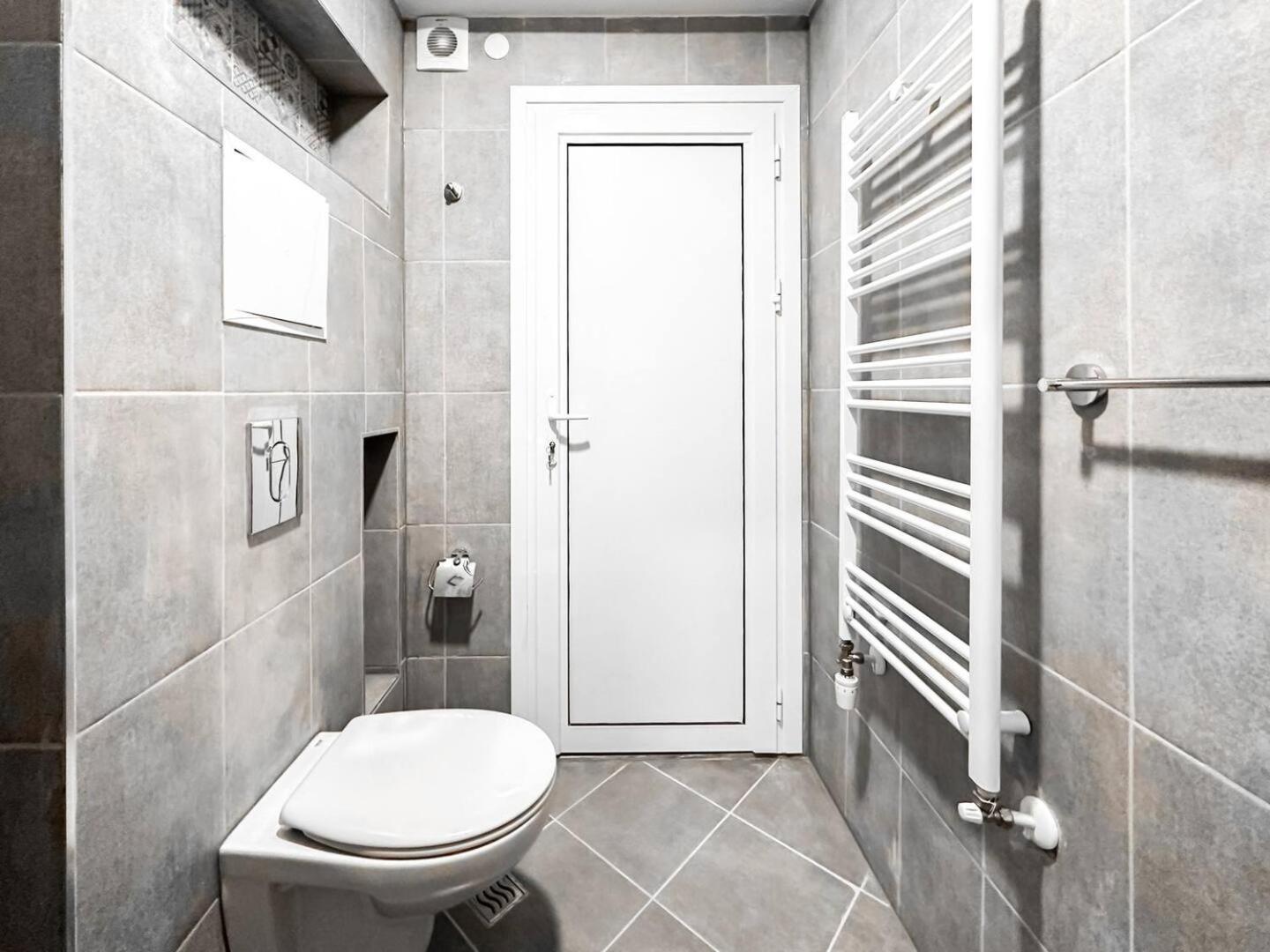 6 6 Bathrooms 2 Levels Kitchens Sofia